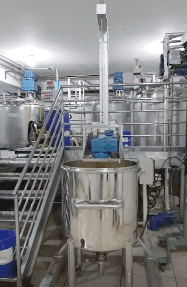 Batedor de coluna em inox para produtos cosmenticos